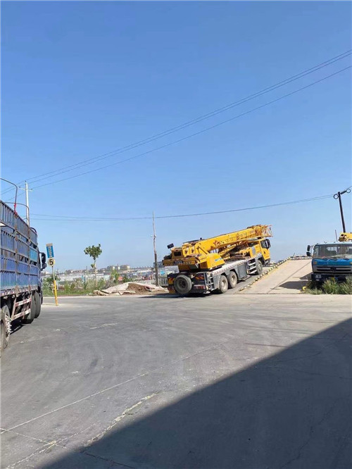 安丘市25吨吊车的租赁价格大概是多少？