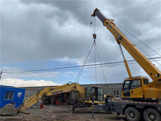 安丘市25吨吊车的工作半径是多少？