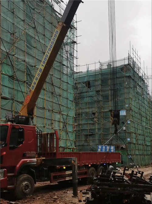 安丘市“慢工细活”—— 吊车的 “微动控制” 技术
