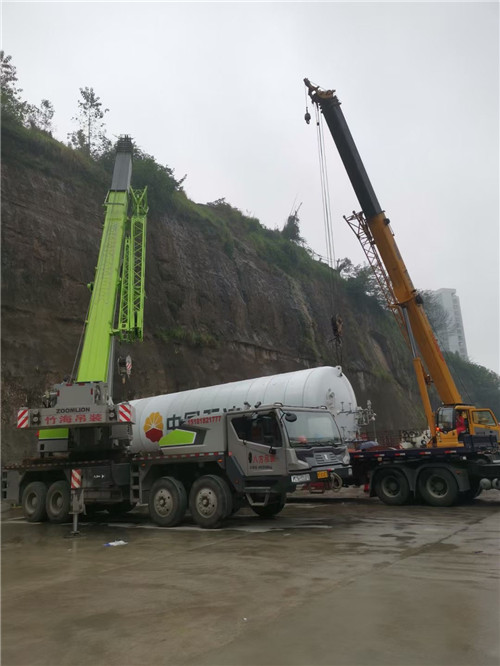 安丘市“不怕风雨冻”—— 吊车的 “恶劣环境适应” 技术